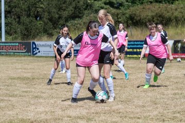 Bild 136 - wBJ TuRa Meldorf/Buesum - JFV Luebeck : Ergebnis: 1:0